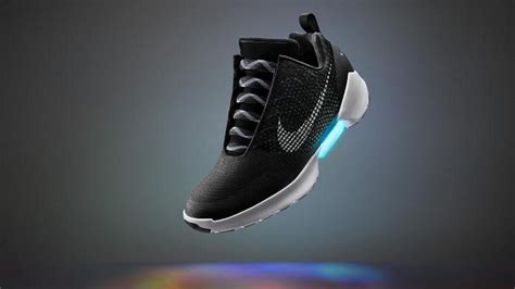 nike schuhe schnüren sich selbst|Nike HyperAdapt 1.0: Dieser Sneaker schnürt sich von selbst .